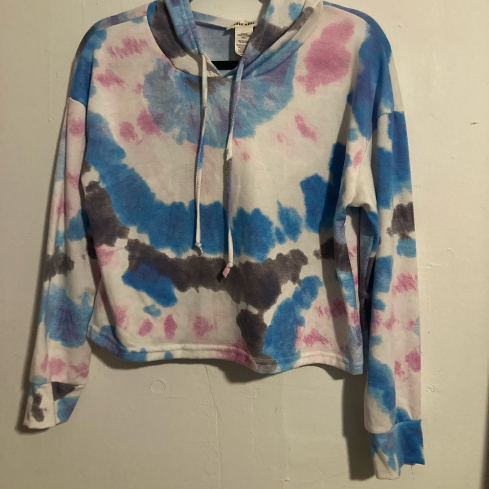 Cropped tye-die hoodie